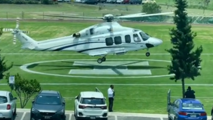 ¡Humildemente! Estudiante llega en helicóptero a la Universidad