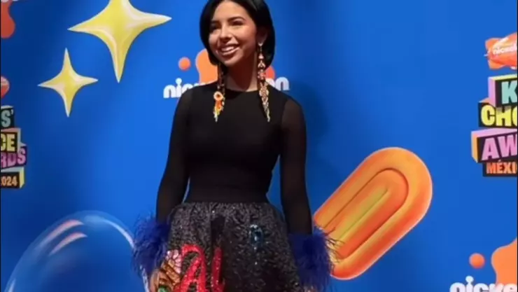 Abuchean a Ángela Aguilar en presentación de los Kids Choice Awards 2024