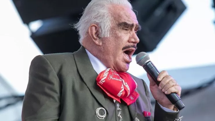 Vicente Fernández podría quedar cuadripléjico tras sufrir aparatosa caída.