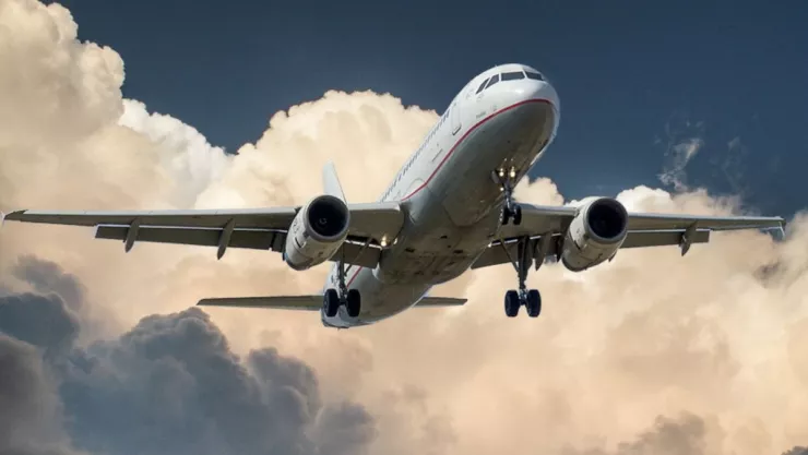 Hallan dos cadáveres en el tren de aterrizaje de un avión en Bogotá