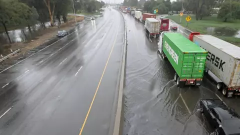 Emiten alerta en California por la tormenta “más grande” de invierno