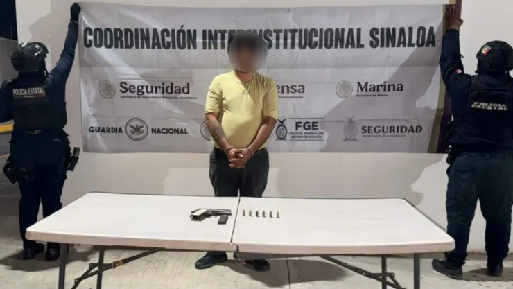 Detienen a hombre armado en la colonia Cuauhtémoc en Culiacán..jpg