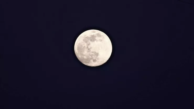 cara oculta de la luna