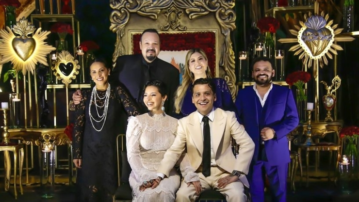Pepe Aguilar pagó boda Nodal y Angela
