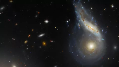Telescopio Hubble capta colisión de galaxias