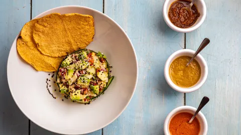Tostadas horneadas de atún altas en proteína