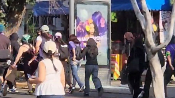 Vandalizan estructuras publicitarias en Av. Zaragoza
