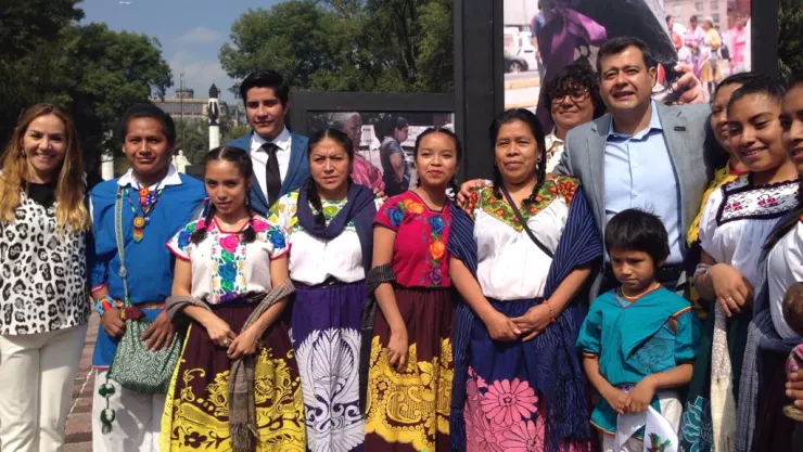 Amieva recorre exposición