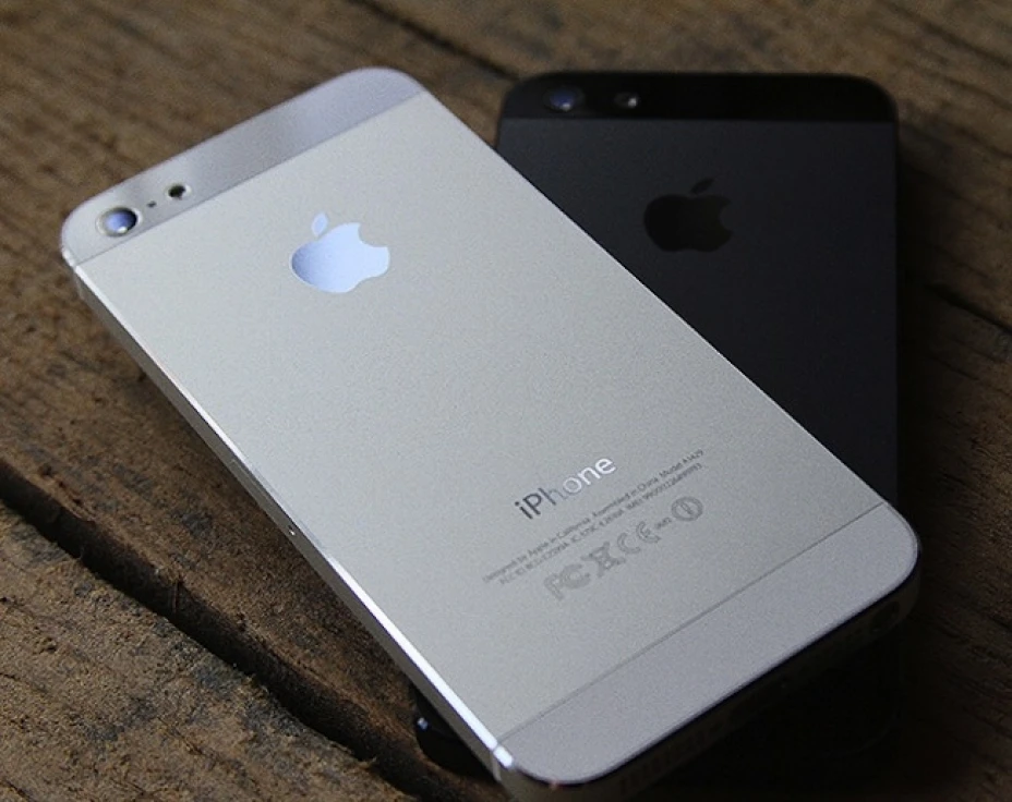 Apple dijo que un investigador de la compañía confirmó una acusación de China Labor Watch: que Pegatron retenía los carnés de identidad de algunos empleados, y que ordenó a la compañía dejar de hacerlo