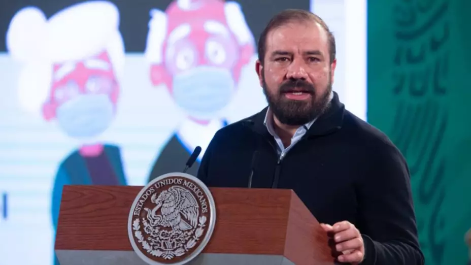 César Vélez Andrade presentó el proceso de arranque del programa de vacunación de adultos mayores.