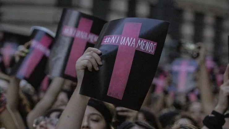 Niña defiende a su mamá de un ataque y apuñala a su padrastro