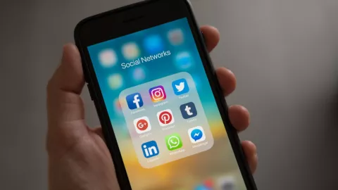 whatsapp codigos binarios que son.jpg