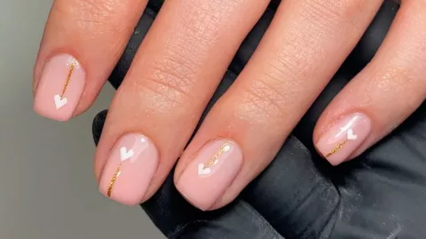 uñas 14 de febrero minimalistas
