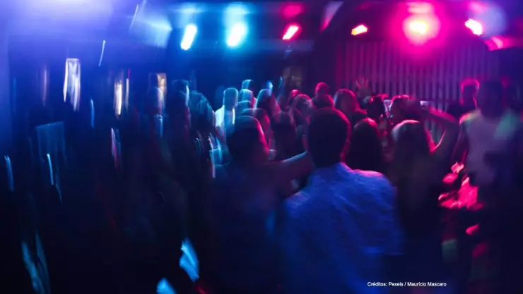 fiesta covid-19 ciudad de mexico .jpg