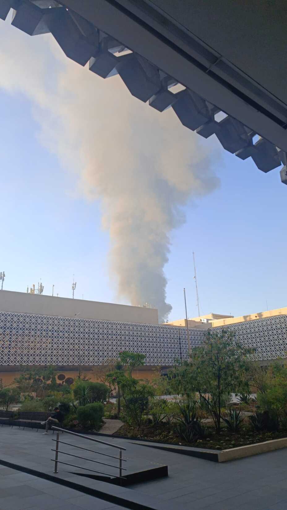Incendio en fábrica de zapatos en el área de la Lagunilla de la Ciudad de México an lazar