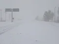 La nieve en Chihuahua no solo cubre de blanco las carreteras, sino que contagia el panorama con su neblina.