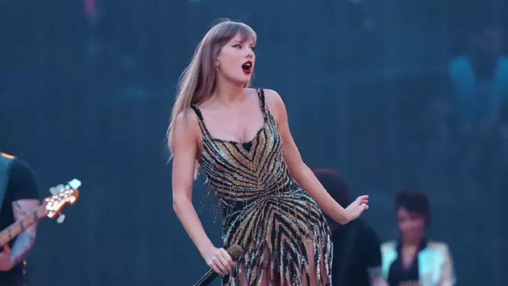 la intérprete y compositora Taylor Swift