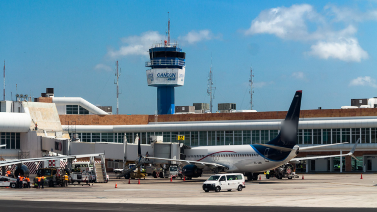 Estos son los vuelos programados en el aeropuerto de Cancún HOY 20 de enero de 2026.webp