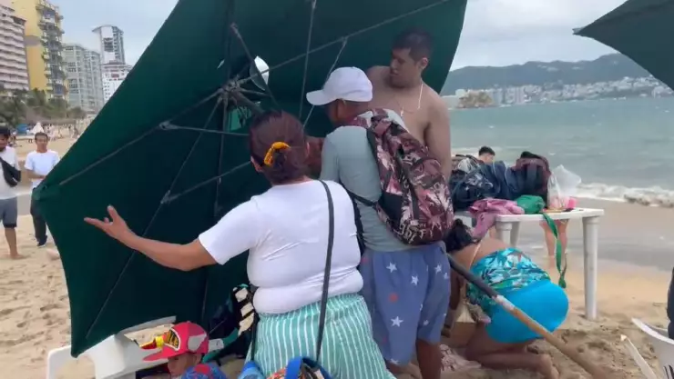 Fuertes rachas de viento afectan playas de Acapulco