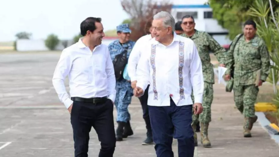 AMLO y Mauricio Vila visitan obras del Tren Maya