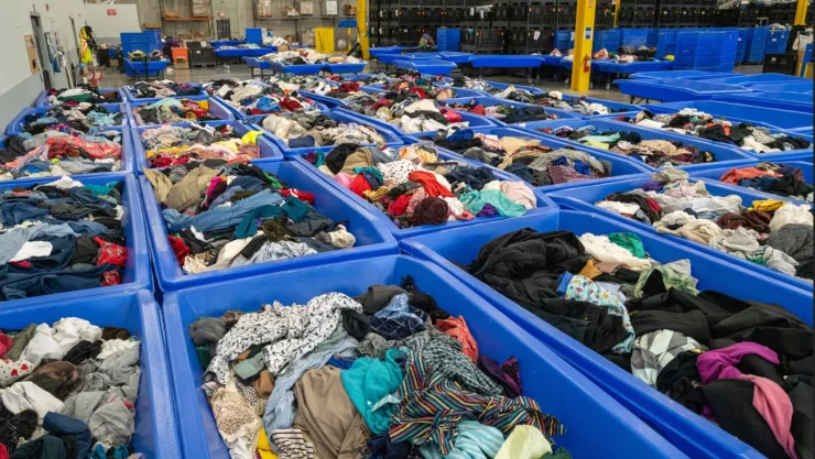 Bodega secreta de ropa de paca en Edomex