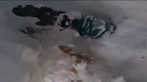 /al-extremo/turista-salvo-vida-hombre-sepultado-nieve-pb-notas