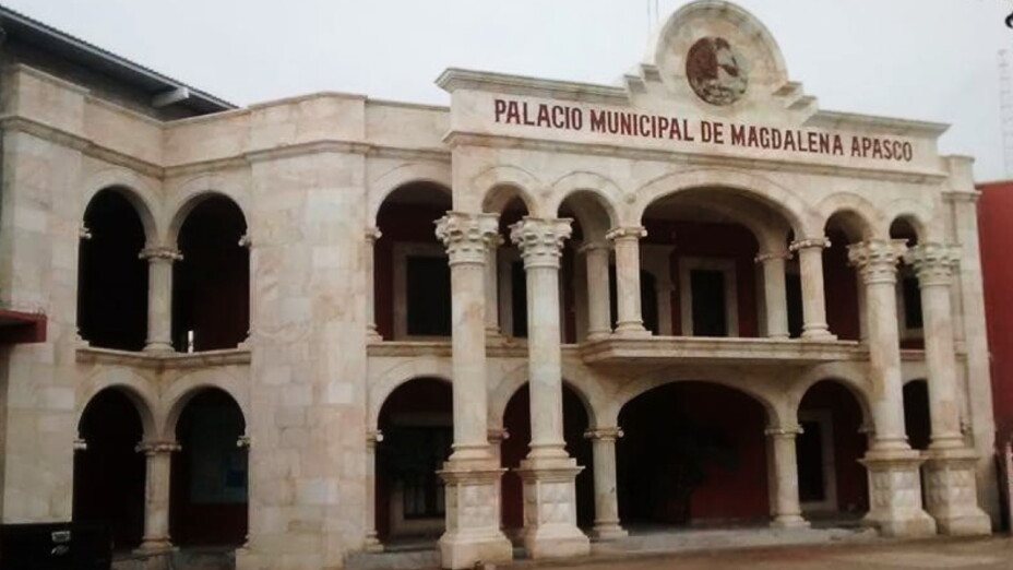 Pobladores encarcelan a presidente municipal y cabildo en Magdalena Apasco, Oaxaca