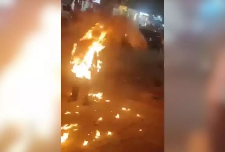 VIDEO FUERTE Hombre muere tras prenderse en fuego por sufrir un rechazo amoroso.jpg