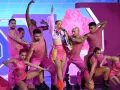 Espinoza Paz, por su parte, reiteró su deseo de escribir canciones para Caro, subrayando su interés en colaborar con ella en el futuro.
Lola Cortés describió la actuación como mágica y expresó su admiración por la presentación de Caro. Esta opinión fue respaldada por nuestra querida Chiquis, quien también quedó encantada con la actuación de la académica.