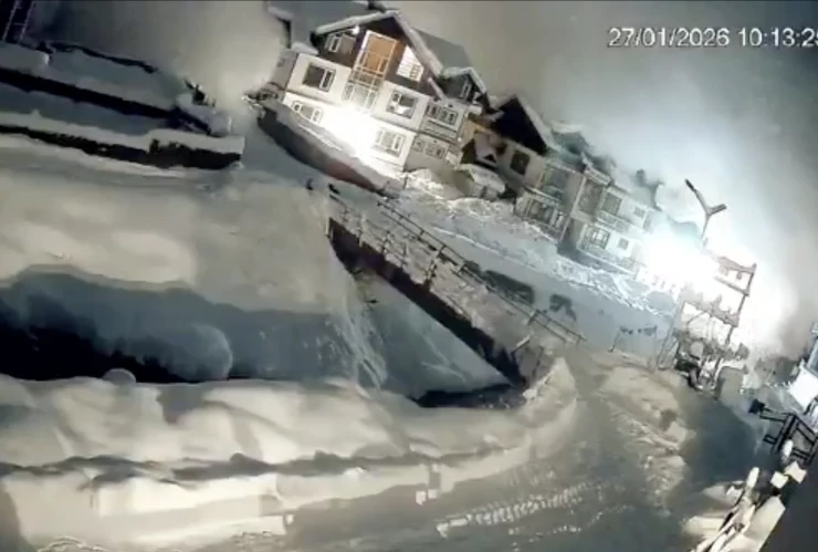 Avalancha de nieve en Sonamarg es captada en video