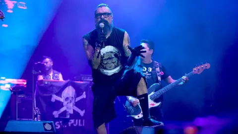 Hospitalizan al vocalista de Panteón Rococó