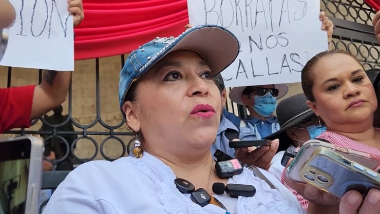 Blanco de ataques: periodista es difamada tras exhibir presuntos actos de corrupción en la CEDH