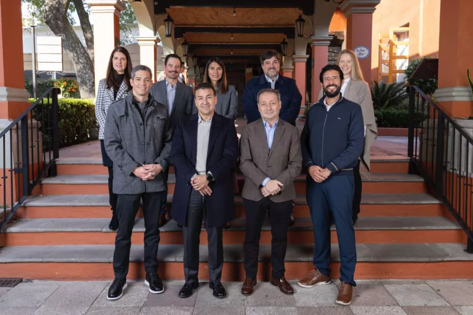 Mesa Directiva AMIIF 2025-2026.jpg