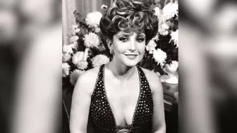 Ha grabado cerca de 50 discos musicales, donde se incluyen discos de estudio y versiones en vivo.