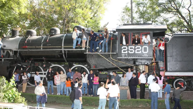 antigua estación del ferrocarril en querétaro.jpg