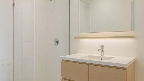 9 ideas de diseño para baños pequeños: puedes remodelarlo o simplemente decorarlo