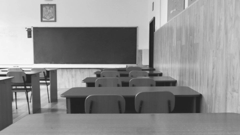 Niegan inscripción a menor en secundaria por su cabello largo