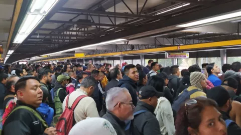 Se registran retrasos y retiro de trenes en el Metro CDMX este 18 de septiembre
