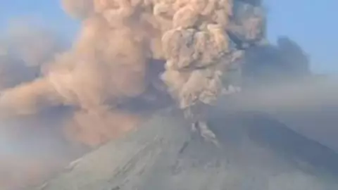 VIDEO_ Así se ve la impresionante actividad en el volcán Popocatépetl