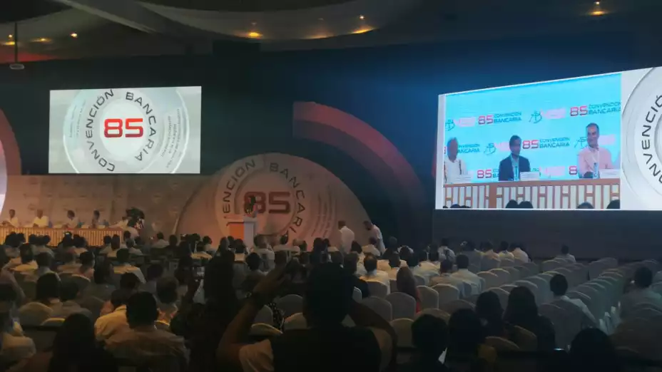 Convención Nacional Bancaria 2024 será en Acapulco pese a daños por huracán “Otis”