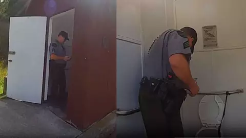 Mujer se atoró en baño de letrina; metió la mano para recuperar Apple Watch