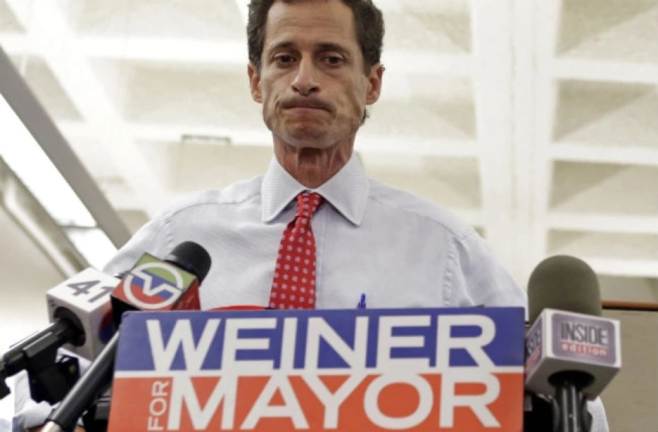 El candidato reconoció que parte de esa actividad ocurrió después de que renunció a la Cámara de Representantes hace dos años por el mismo tipo de conducta