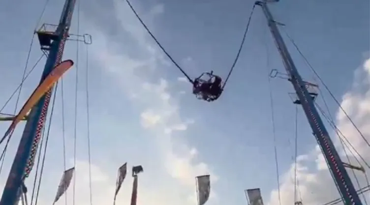 VIDEO Impactante accidente en juego mecánico deja heridos y desata polémica