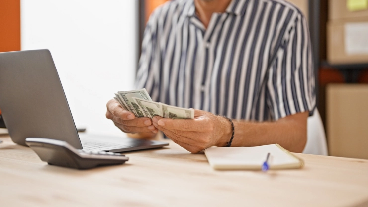 Empleada cuenta salario