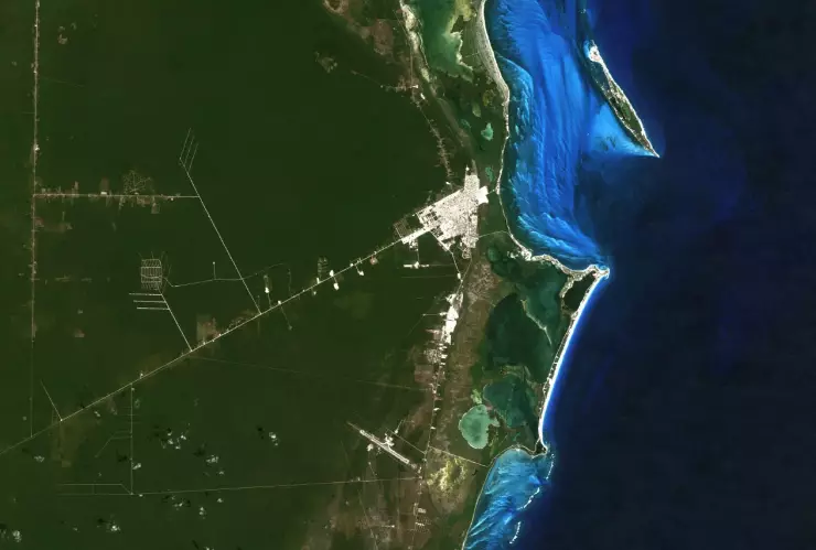 De-aldea-a-paraíso-turístico-en-50-años-así-lucia-Cancún-según-imágenes-de-la-NASA