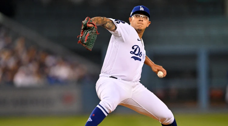 Julio Urías, pitcher de los Dodgers de Los Angeles