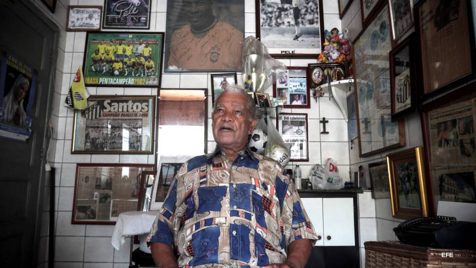 Didi y su colección de artículos de Pelé