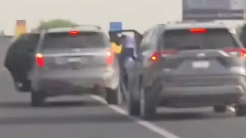 Conductor capta robo de camioneta en Libramiento San Miguel de Allende-Comonfort