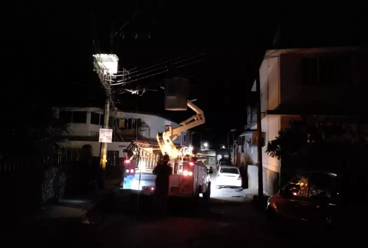 CFE restablece electricidad en 96% viviendas afectadas por frente frío 19