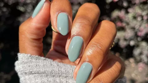 8 diseños de uñas azul turquesa que son perfectas para esta primavera
